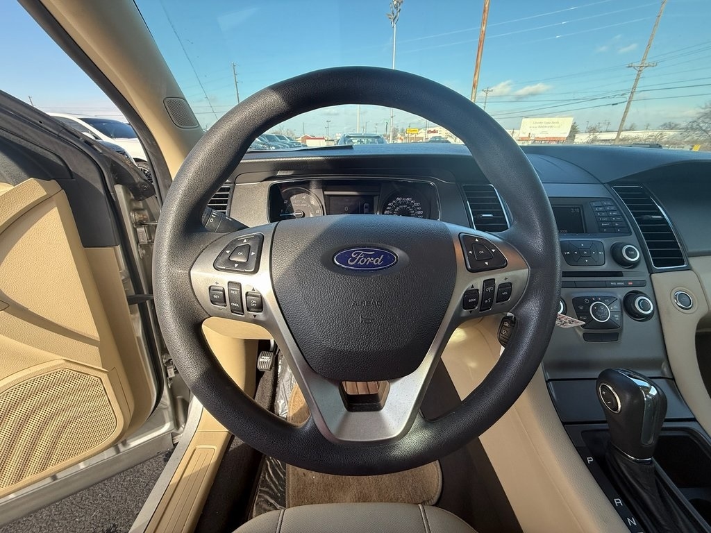 Ford Taurus SE FWD 2019