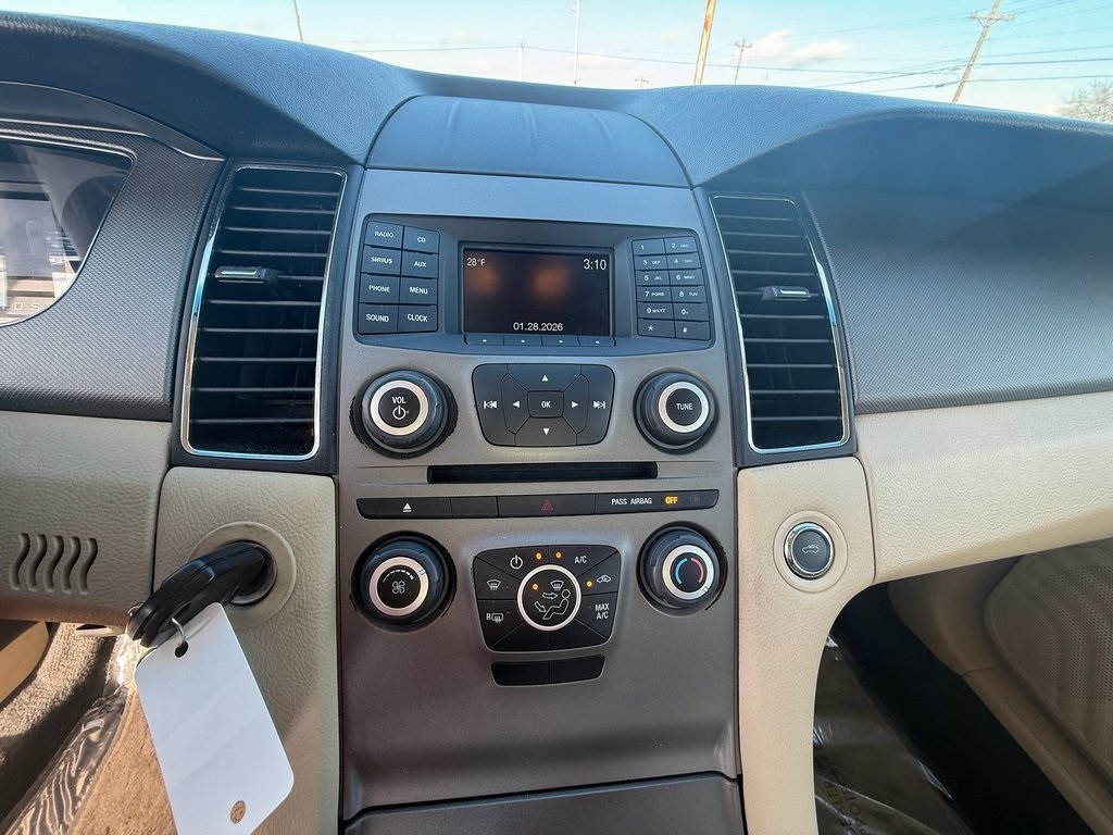 Ford Taurus SE FWD 2019