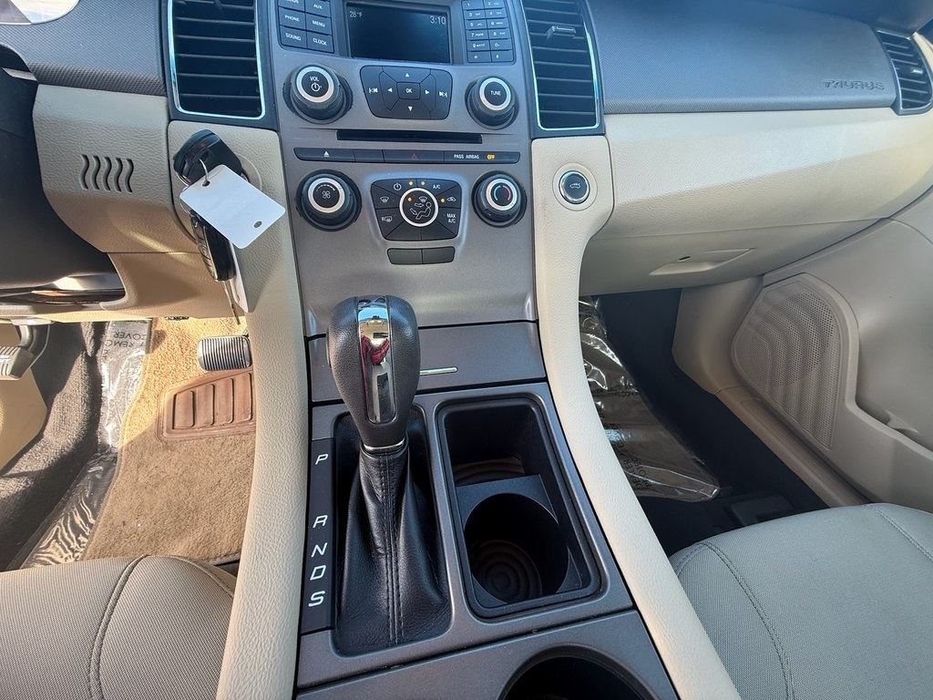 Ford Taurus SE FWD 2019