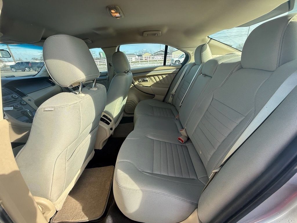 Ford Taurus SE FWD 2019