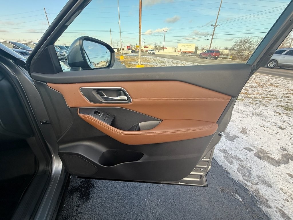 Nissan Rogue Platinum 2024