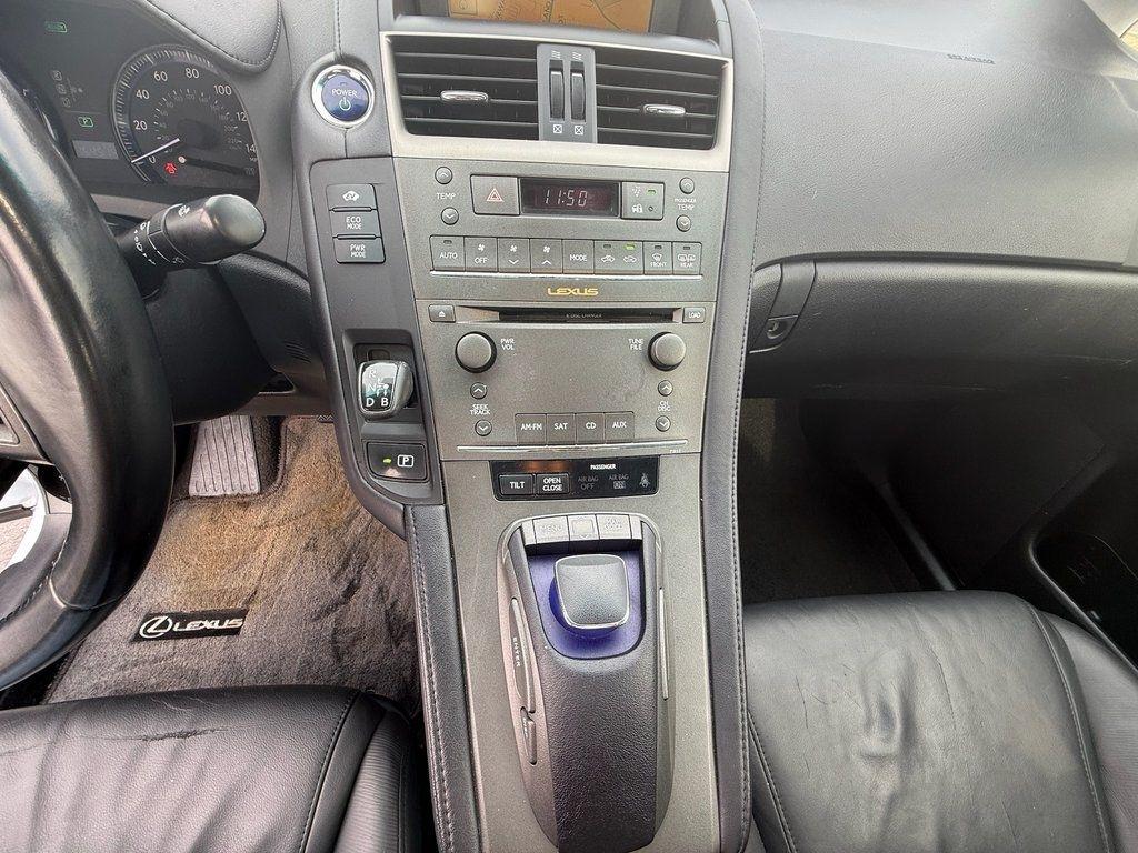 Lexus HS 250h Sedan 2010