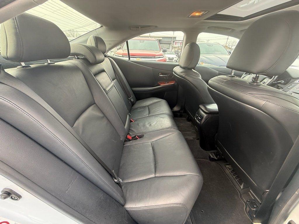 Lexus HS 250h Sedan 2010