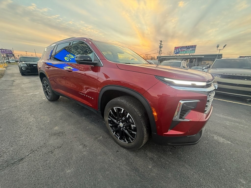 2025 Chevrolet Traverse LT