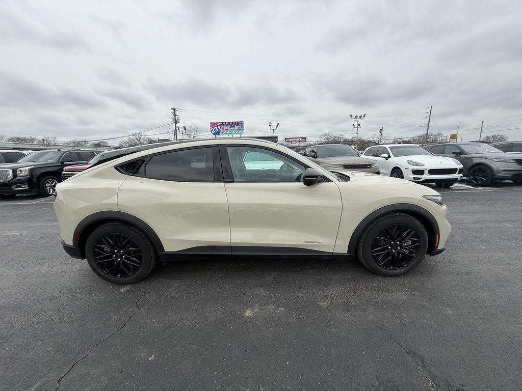 Ford Mustang Mach-E Select 2025