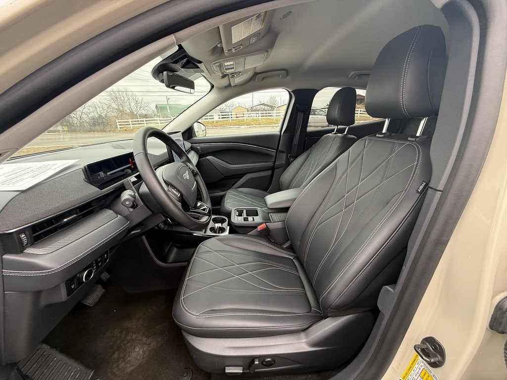 Ford Mustang Mach-E Select 2025