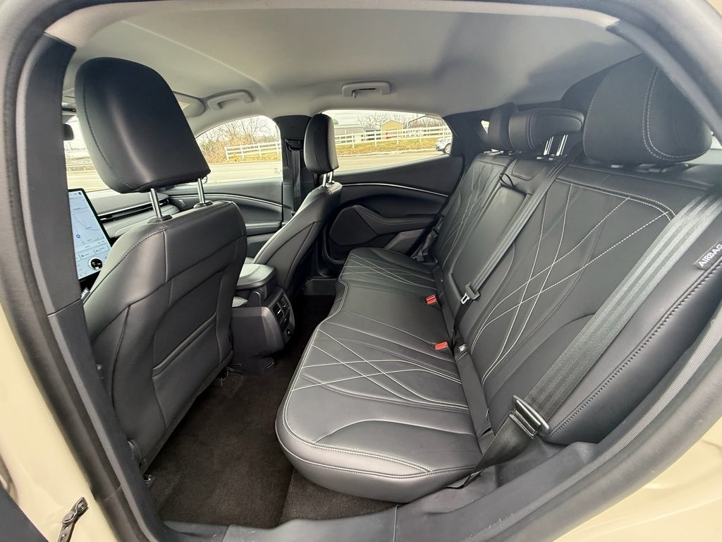 Ford Mustang Mach-E Select 2025