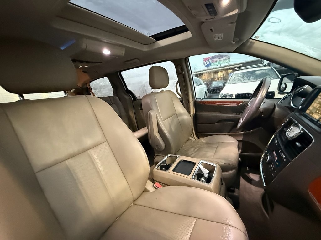 Chrysler Town & Country Touring-L 2016