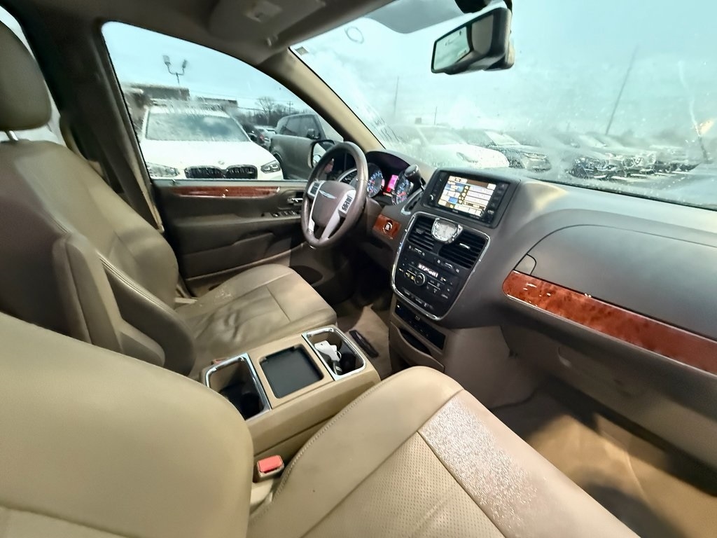 Chrysler Town & Country Touring-L 2016