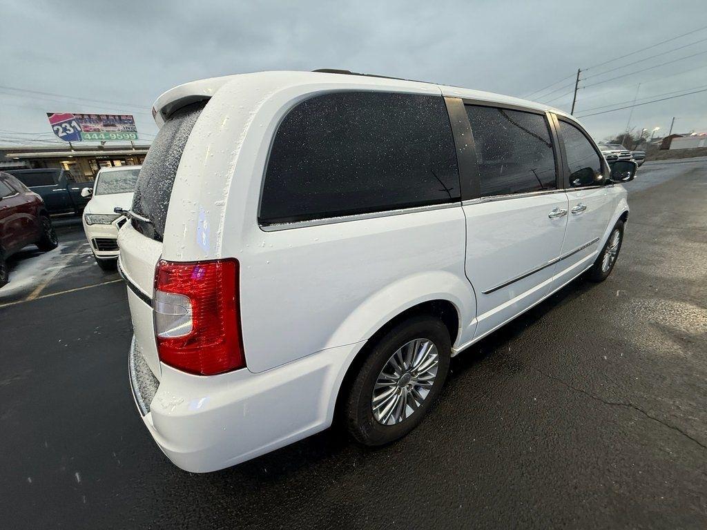 Chrysler Town & Country Touring-L 2016