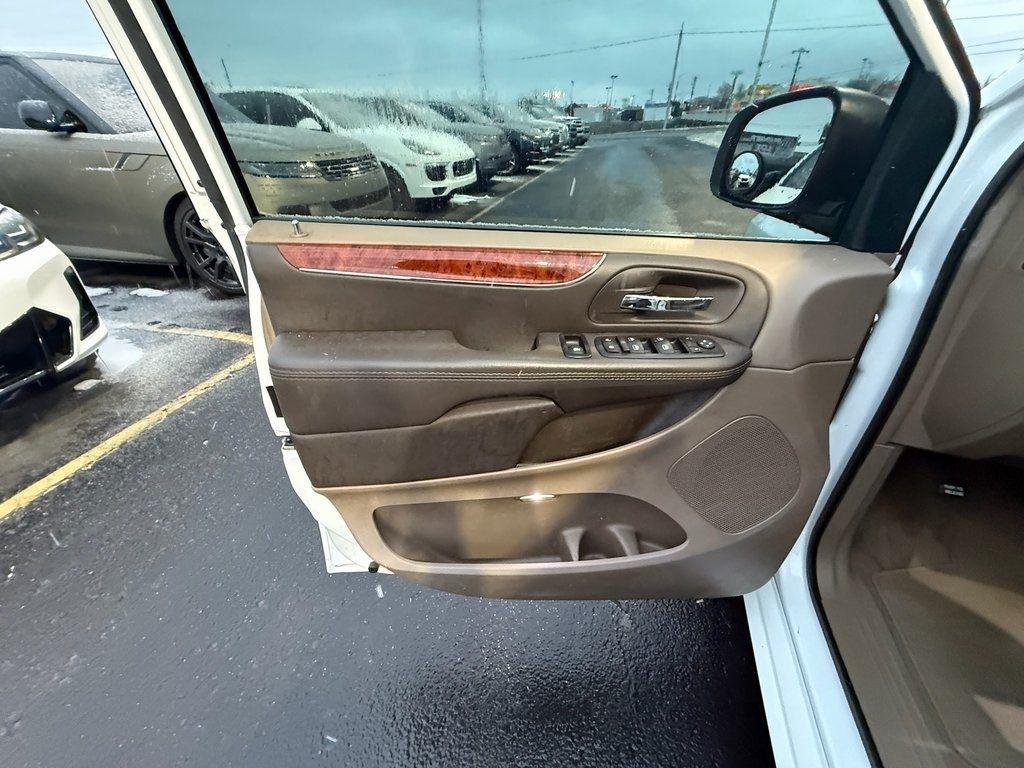 Chrysler Town & Country Touring-L 2016