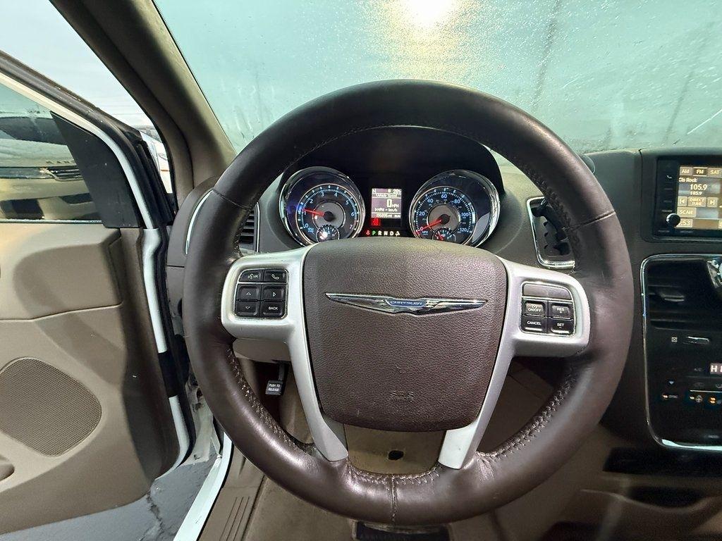 Chrysler Town & Country Touring-L 2016