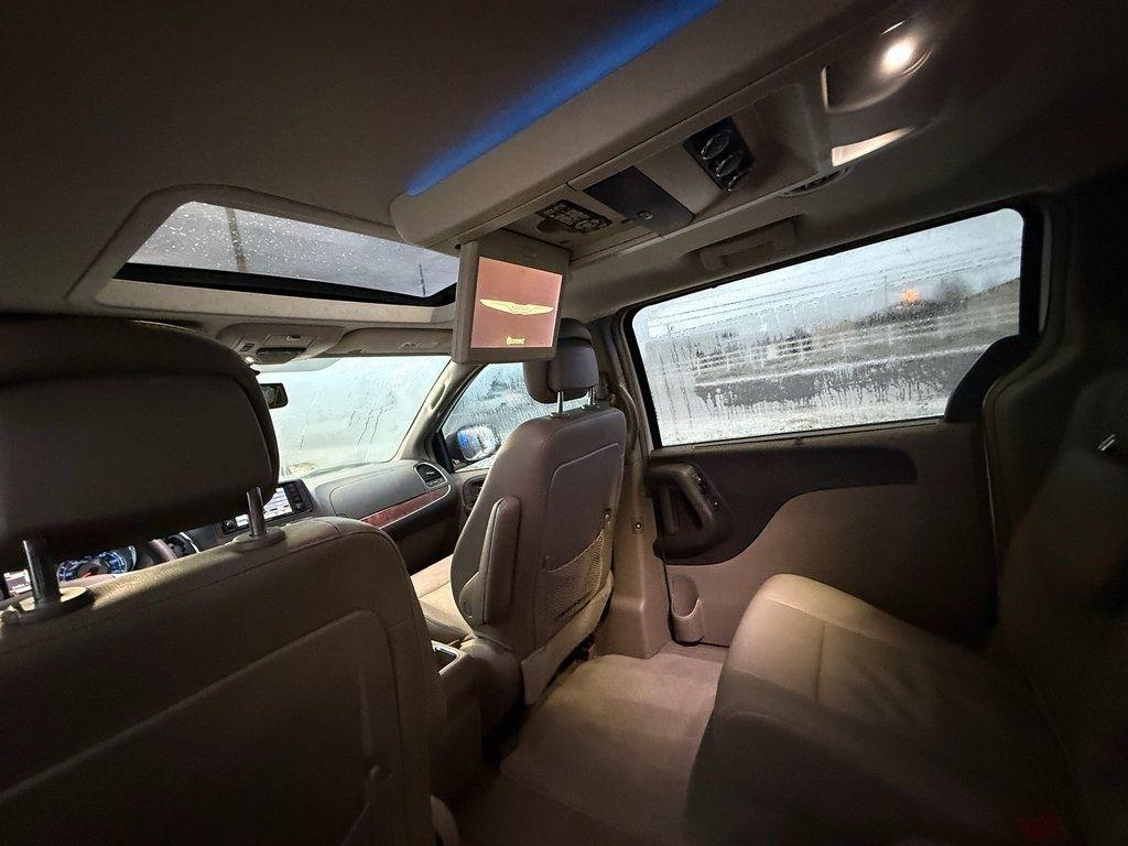 Chrysler Town & Country Touring-L 2016