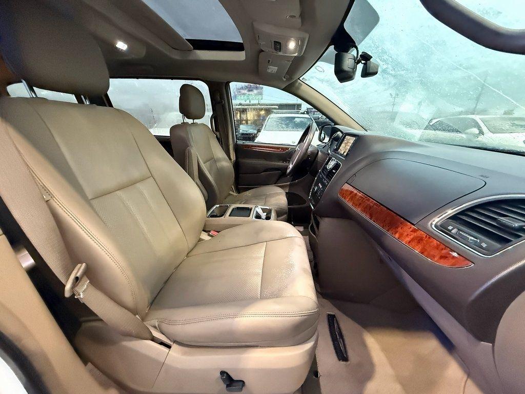 Chrysler Town & Country Touring-L 2016