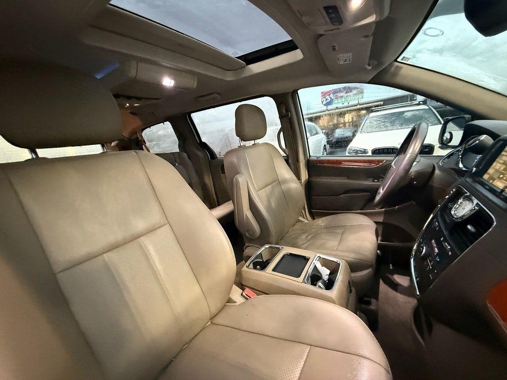 Chrysler Town & Country Touring-L 2016