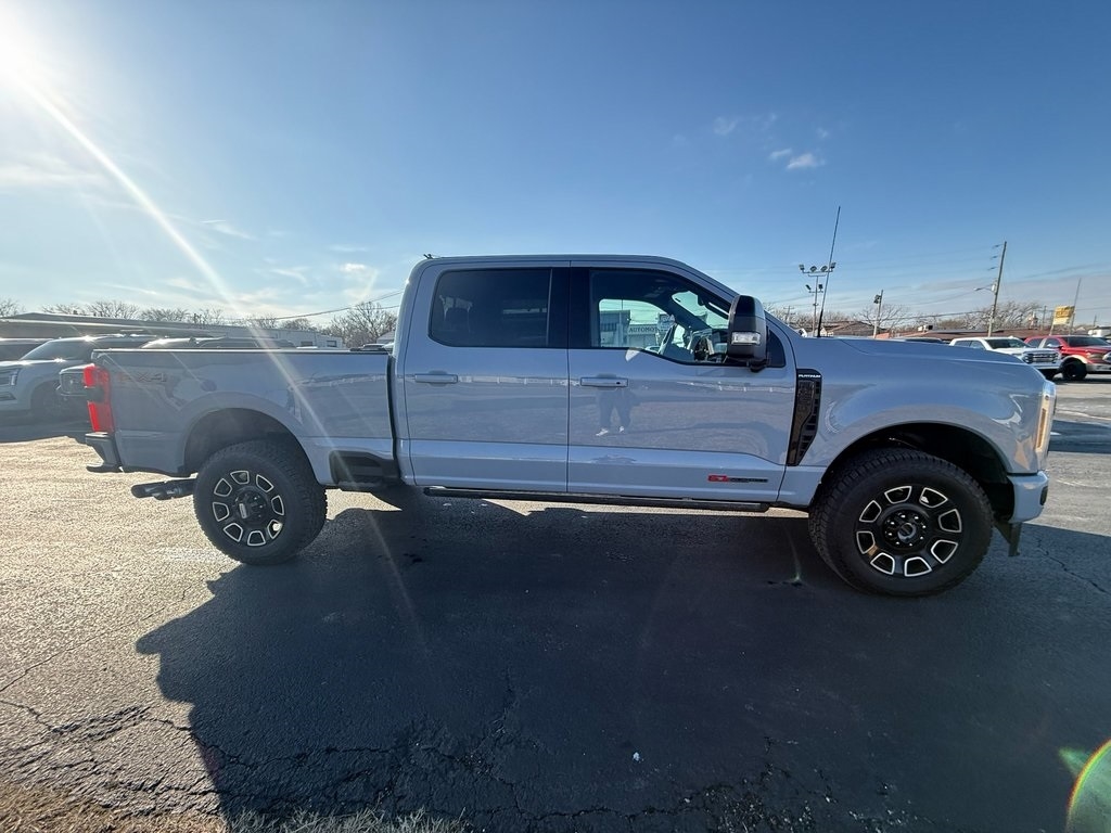 Ford F-250 SD Platinum Crew Cab 4WD 2025