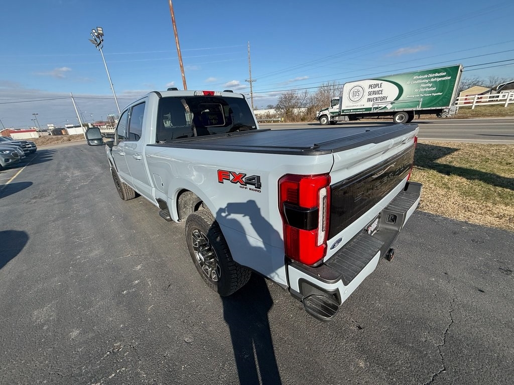 Ford F-250 SD Platinum Crew Cab 4WD 2025