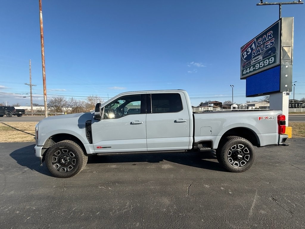 Ford F-250 SD Platinum Crew Cab 4WD 2025