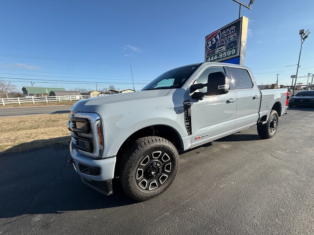 Ford F-250 SD Platinum Crew Cab 4WD 2025