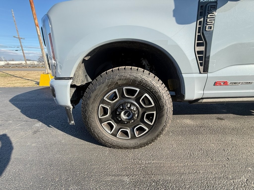 Ford F-250 SD Platinum Crew Cab 4WD 2025