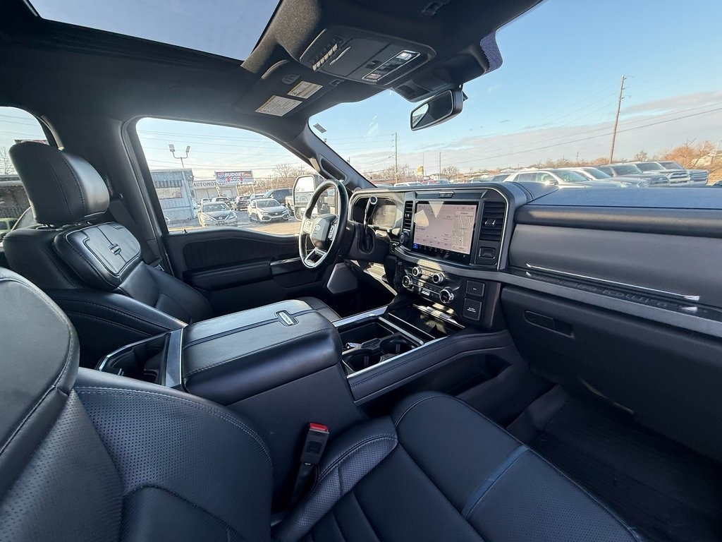 Ford F-250 SD Platinum Crew Cab 4WD 2025