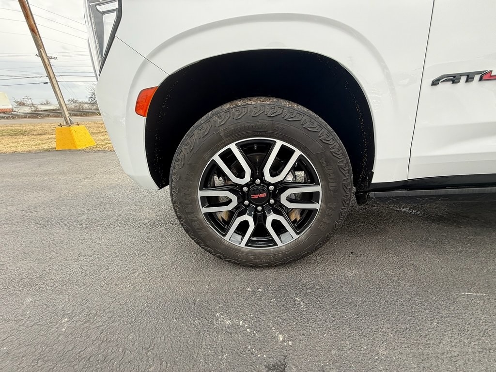 GMC Yukon Denali 4WD 2024