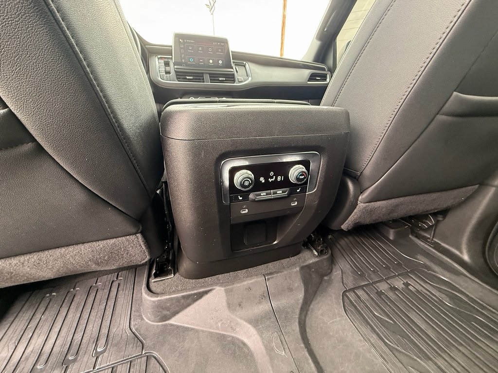 GMC Yukon Denali 4WD 2024