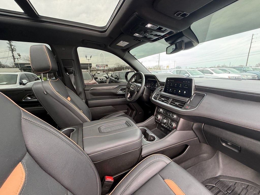 GMC Yukon Denali 4WD 2024