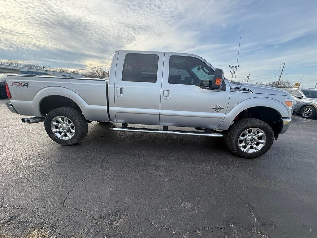 Ford F-250 SD Lariat Crew Cab 4WD 2012