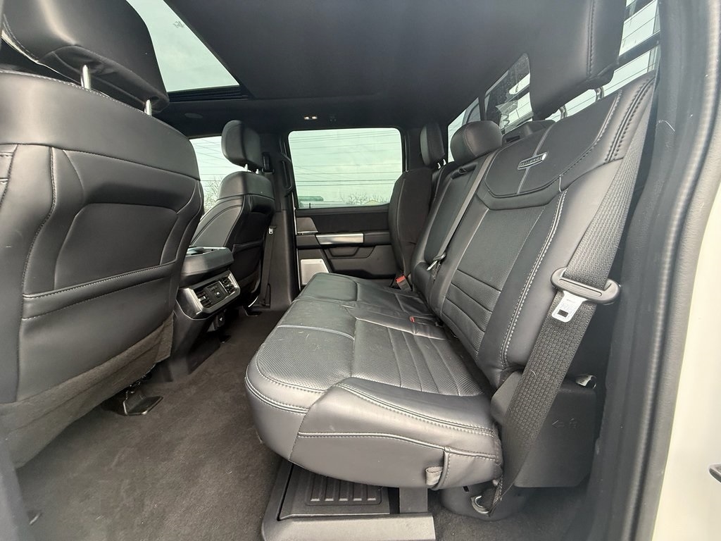 Ford F-350 SD Platinum Crew Cab Long Box 4WD DRW 2025