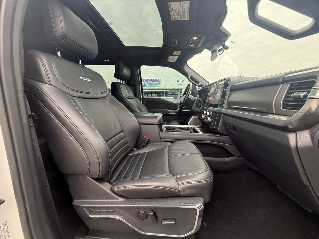 Ford F-350 SD Platinum Crew Cab Long Box 4WD DRW 2025