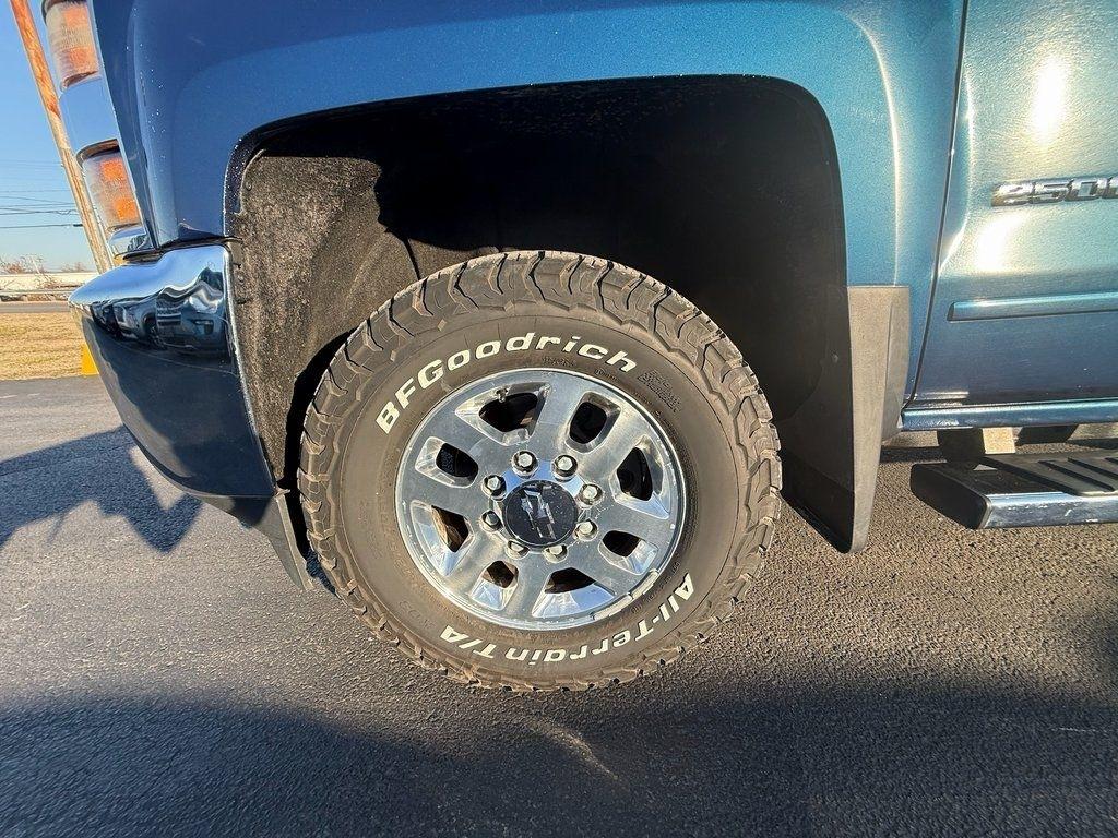 Chevrolet Silverado 2500HD LT Crew Cab 4WD 2015