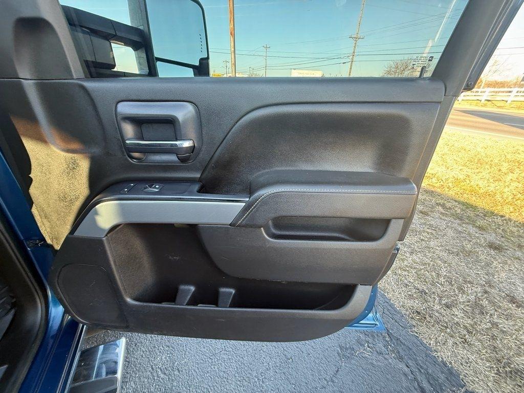 Chevrolet Silverado 2500HD LT Crew Cab 4WD 2015