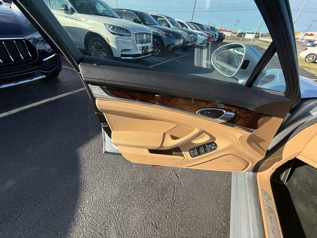 Porsche Panamera 4 2015