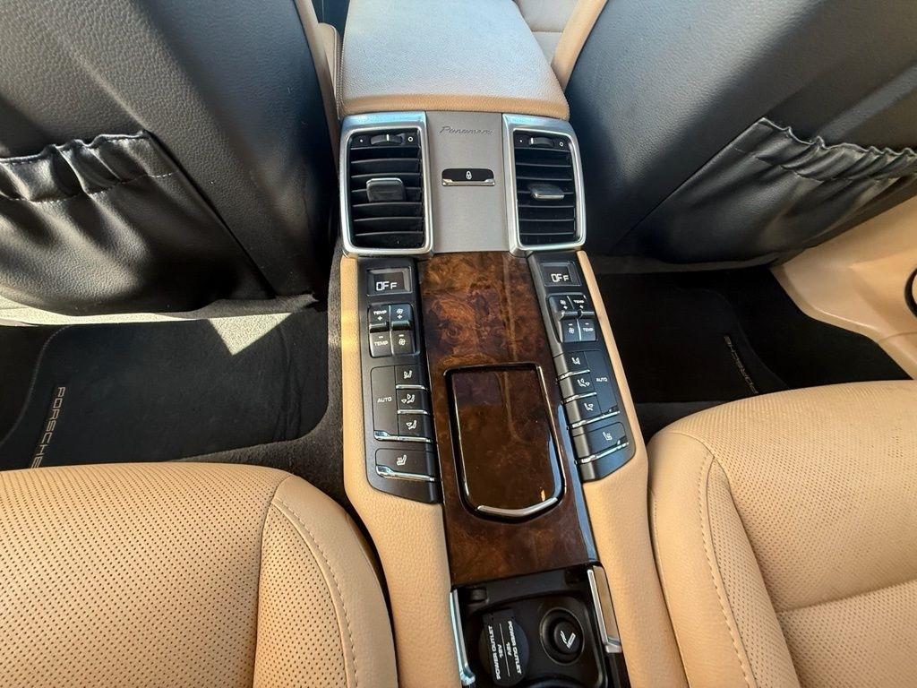 Porsche Panamera 4 2015