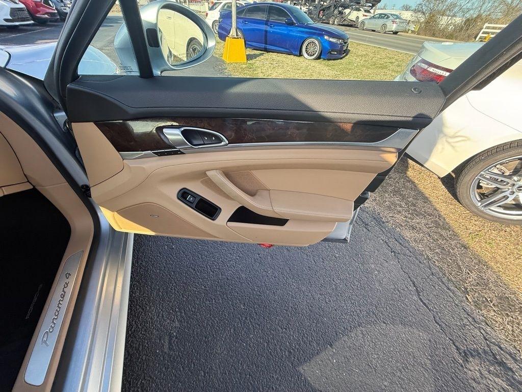 Porsche Panamera 4 2015