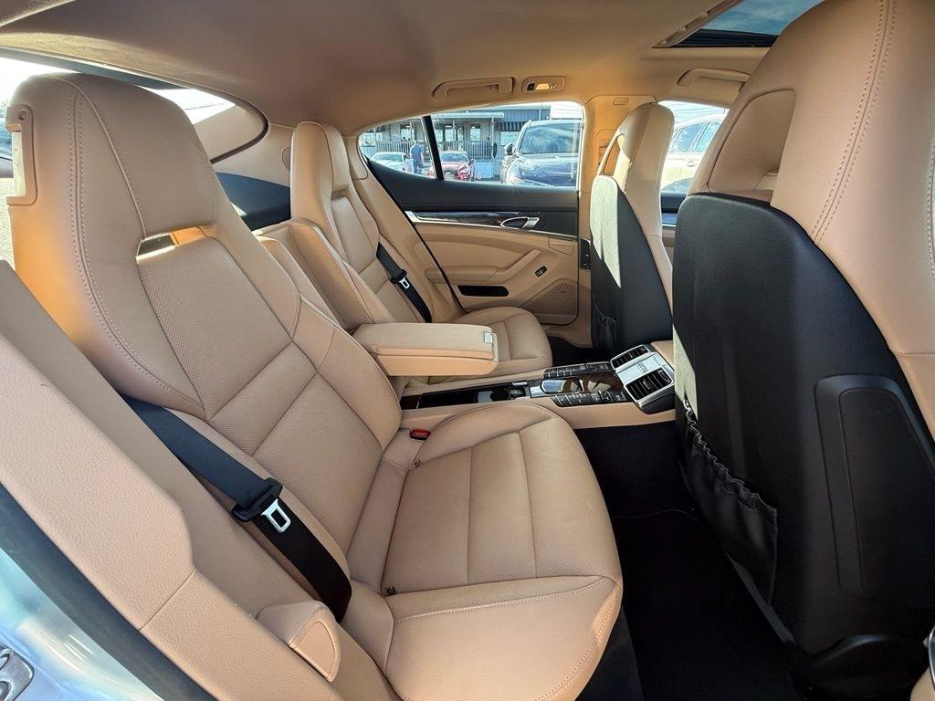 Porsche Panamera 4 2015