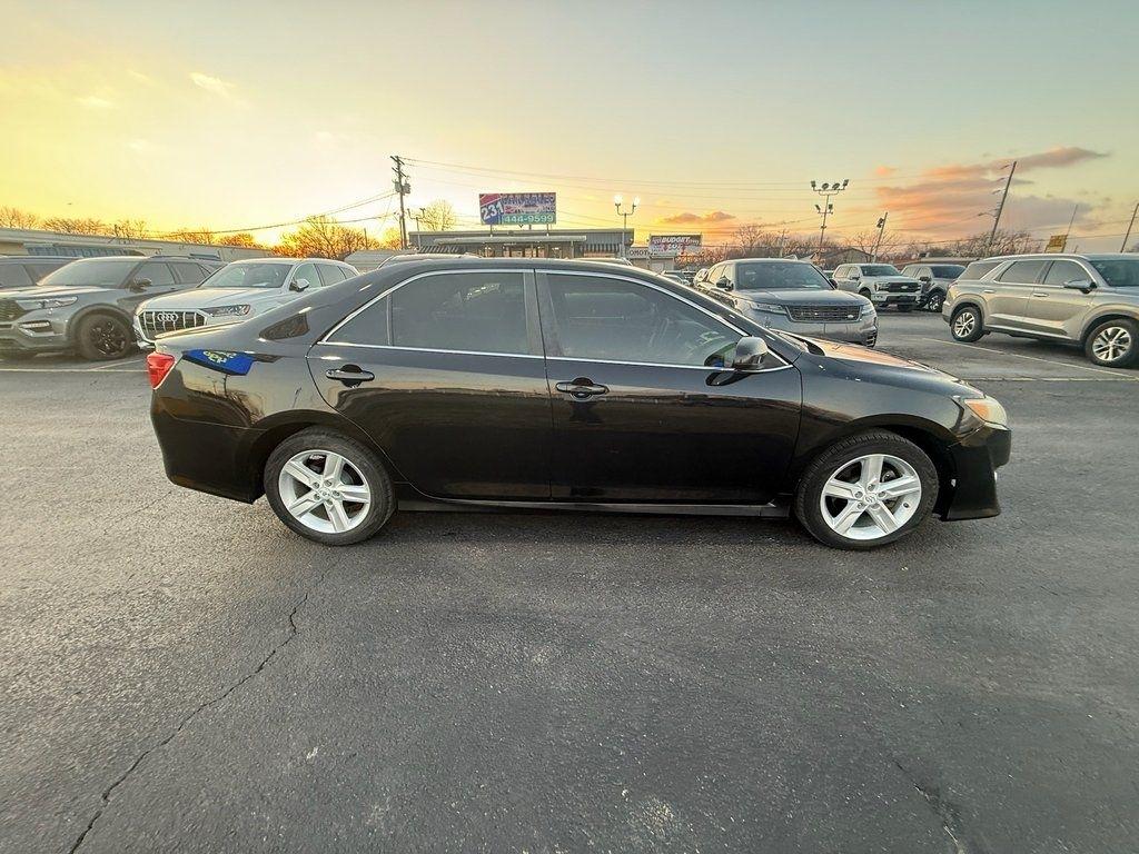 Toyota Camry SE 2012