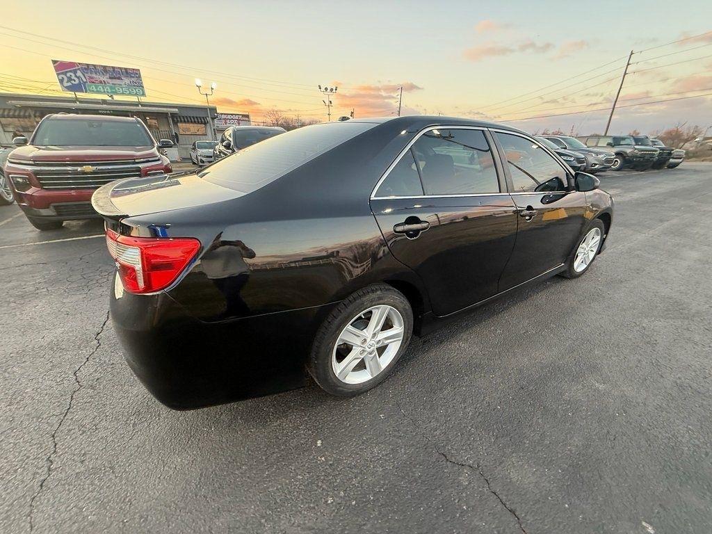 Toyota Camry SE 2012