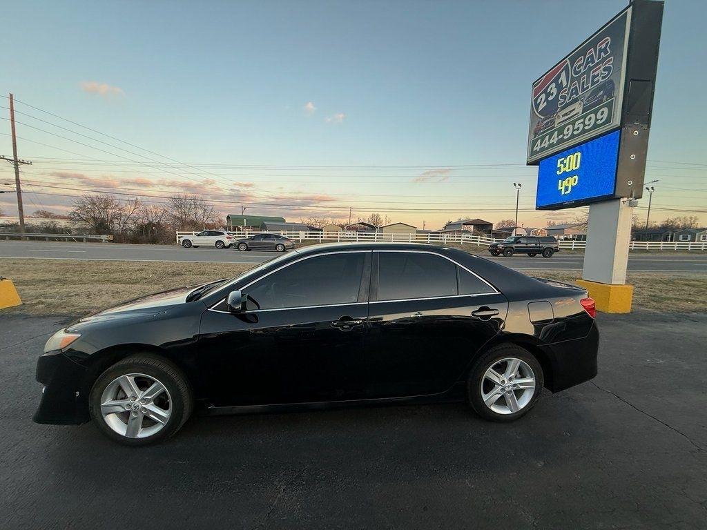 Toyota Camry SE 2012