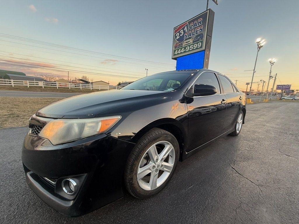 Toyota Camry SE 2012