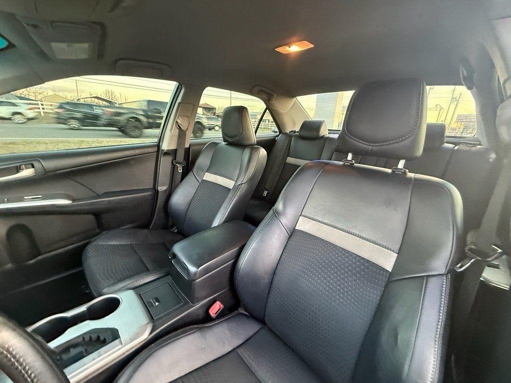 Toyota Camry SE 2012