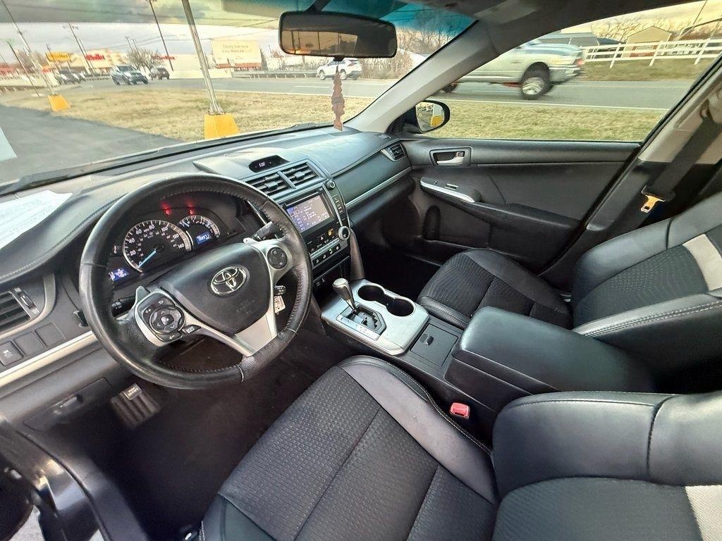 Toyota Camry SE 2012