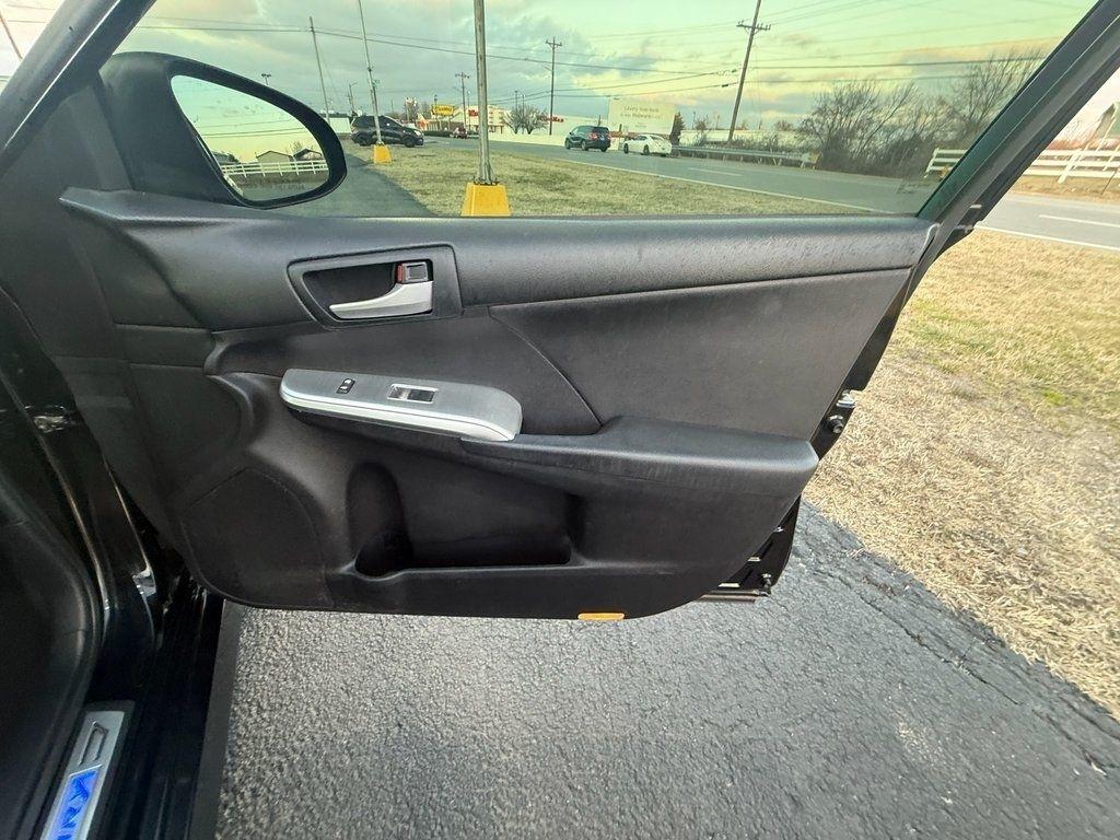 Toyota Camry SE 2012