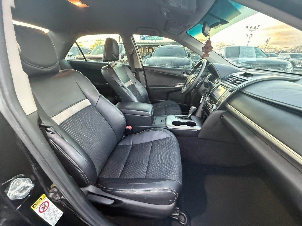 Toyota Camry SE 2012