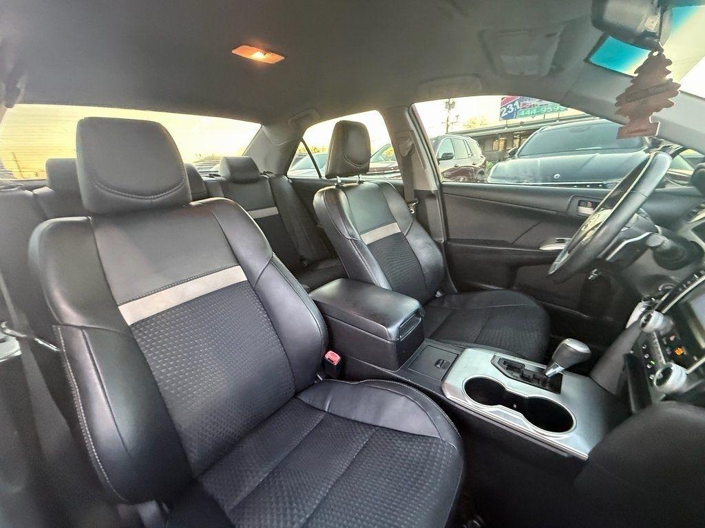 Toyota Camry SE 2012