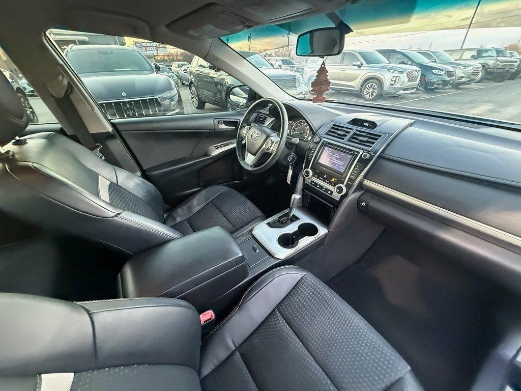 Toyota Camry SE 2012