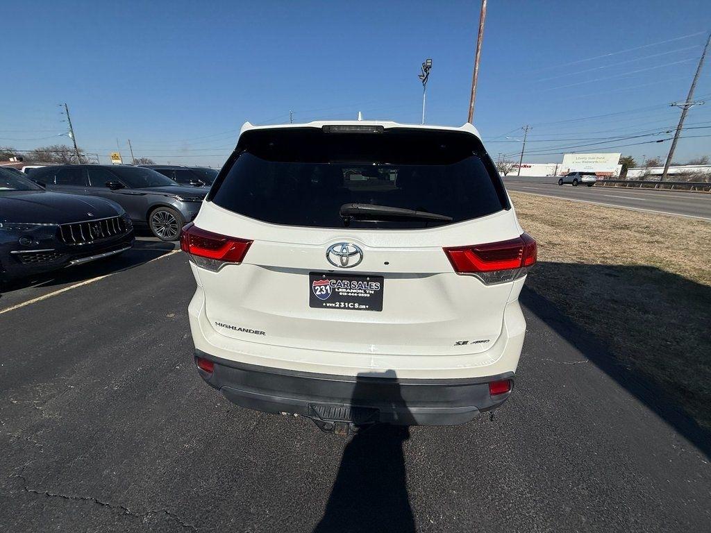 Toyota Highlander SE AWD V6 2017
