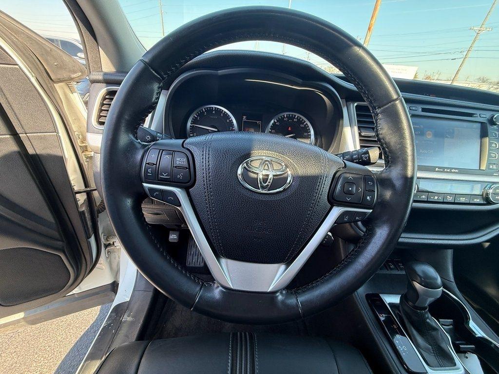 Toyota Highlander SE AWD V6 2017