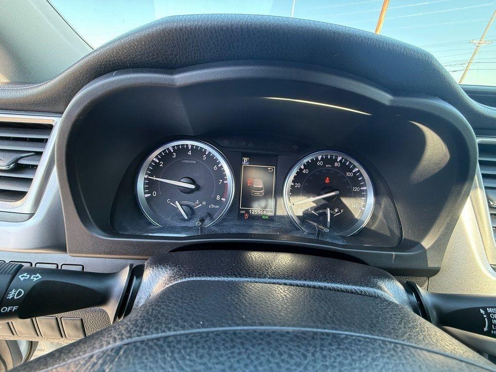 Toyota Highlander SE AWD V6 2017